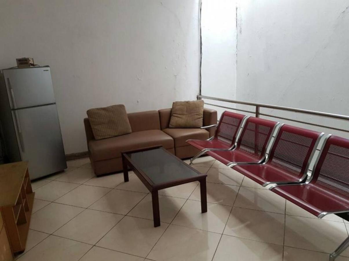 Hotel Kost Harian 86 Surabaja Exteriér fotografie